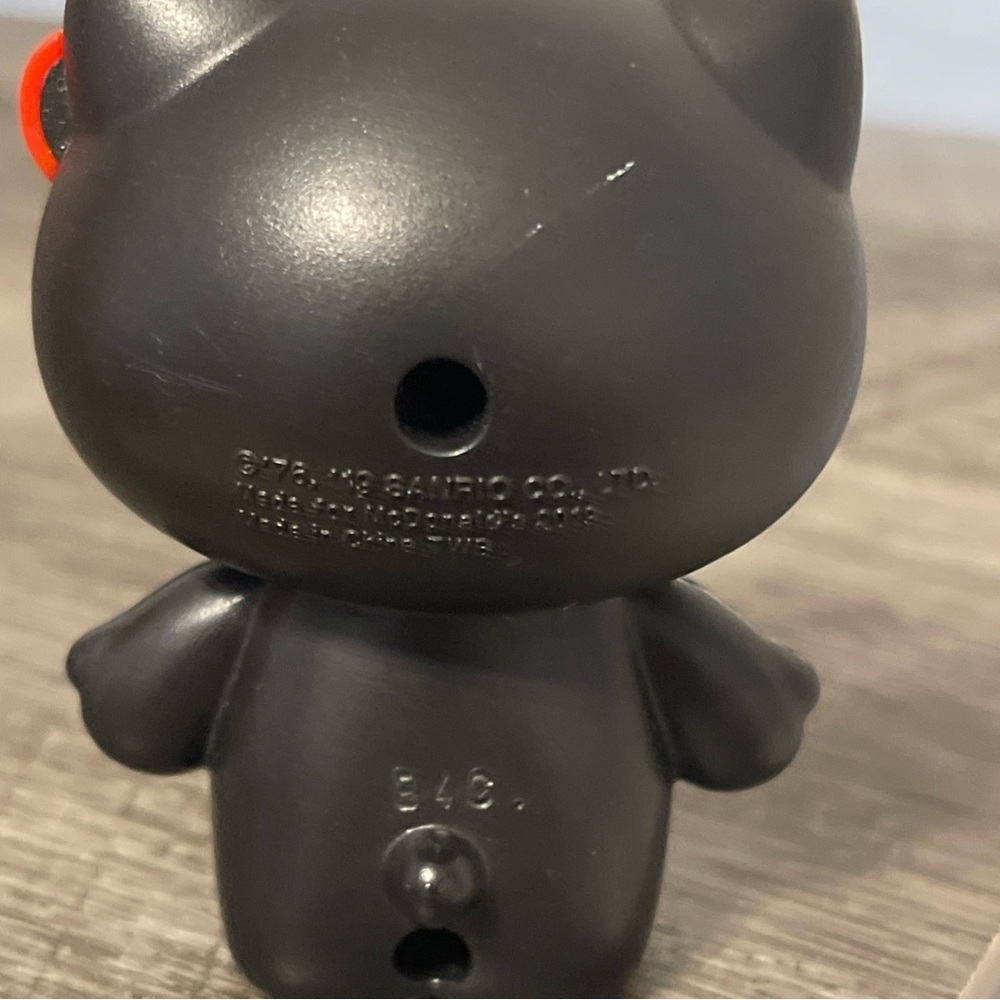 McDonald's "Hello Kitty Skeleton" Glow
In The Dark Mini Figure Toy 2019 No Mask - Picture 4 of 9